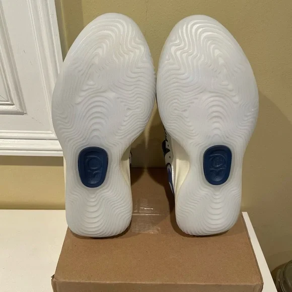 KD 18 “Boys & Girls Club” Men’s Size 10